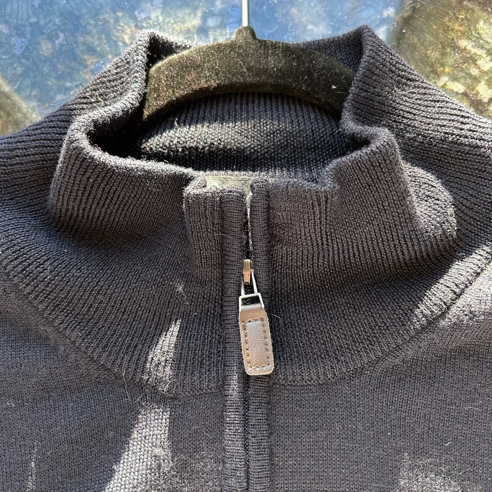 Jos A. Bank 100% merino Wool 1/4 zip mock neck pullover in black. EUC